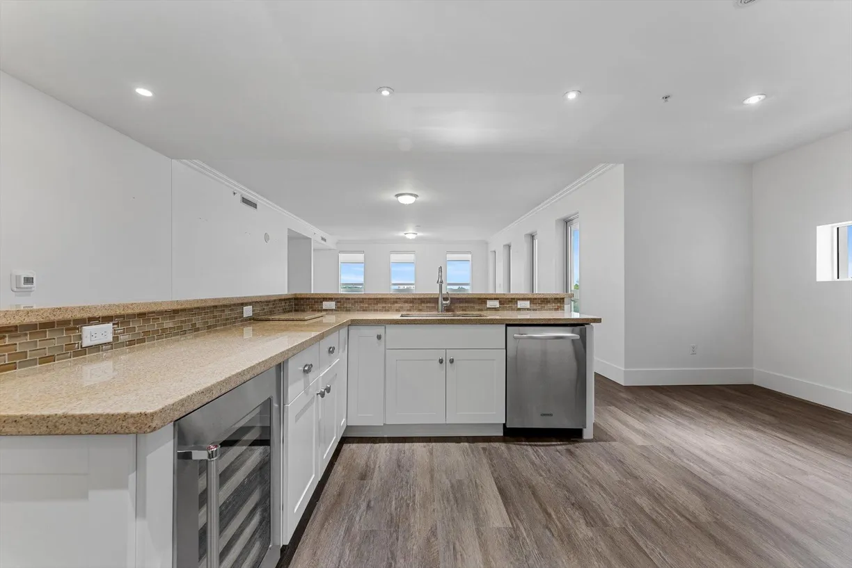 South Florida Real Estate | View 455 E Palmetto Park, 6e | Listing