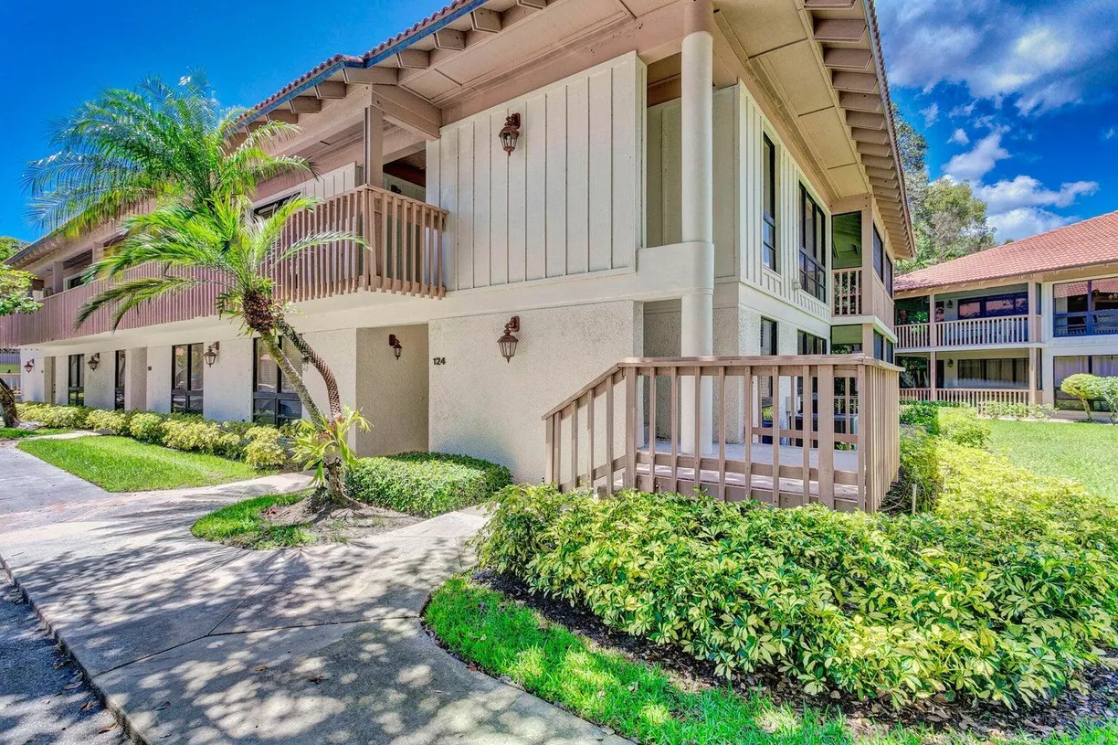 South Florida Real Estate | View 130 Brackenwood Road | Listing