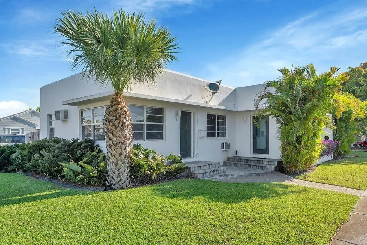 South Florida Real Estate | View 902 N J Street, 2 | Listing