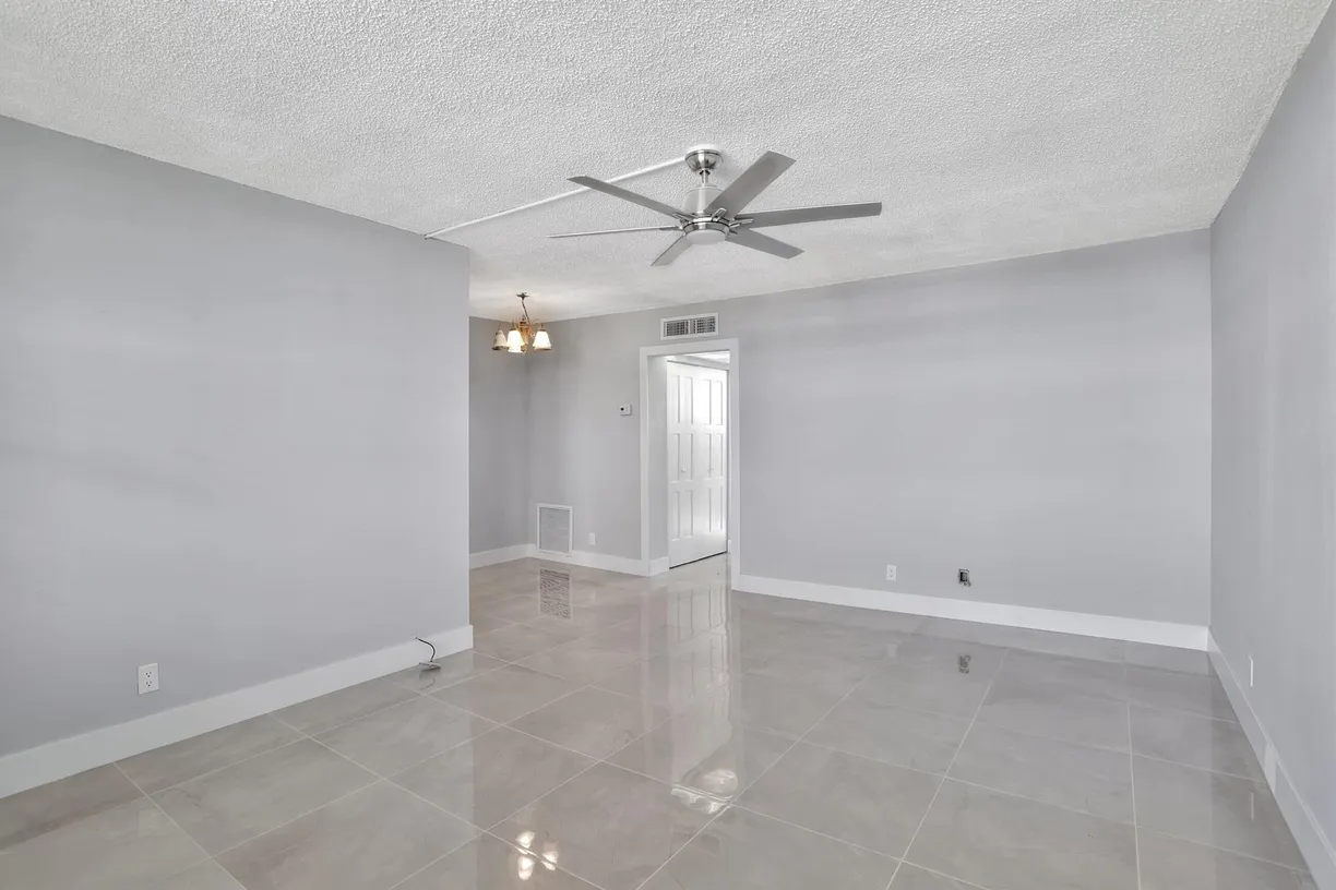 South Florida Real Estate | View 2400 NE 10th Street, 506 | Listing