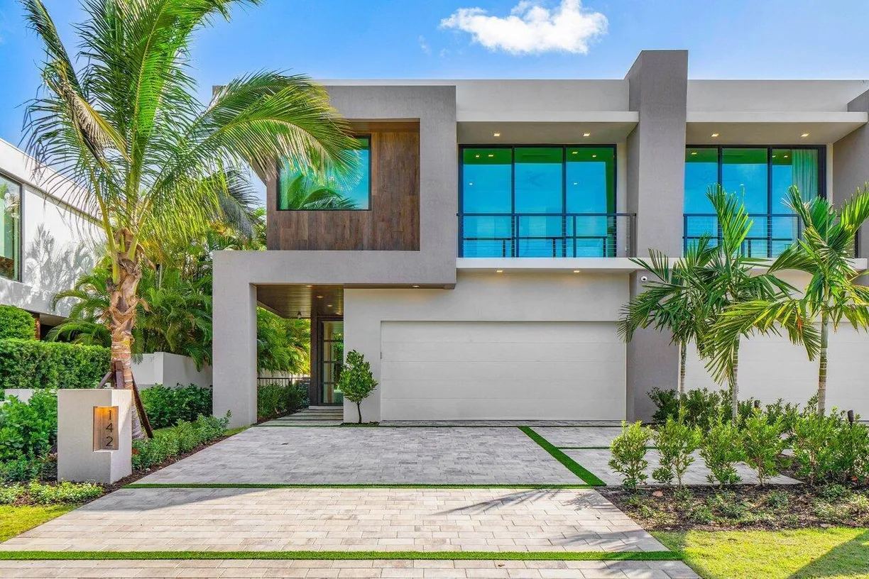South Florida Real Estate | View 142 NE Wavecrest Way | 4 Beds, 4 Baths