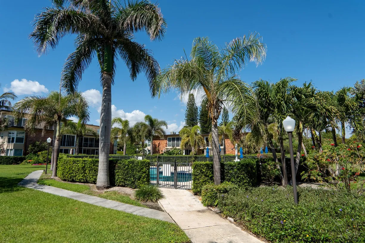 South Florida Real Estate | View 1501 S Ocean 6 Boulevard, 6 | Listing