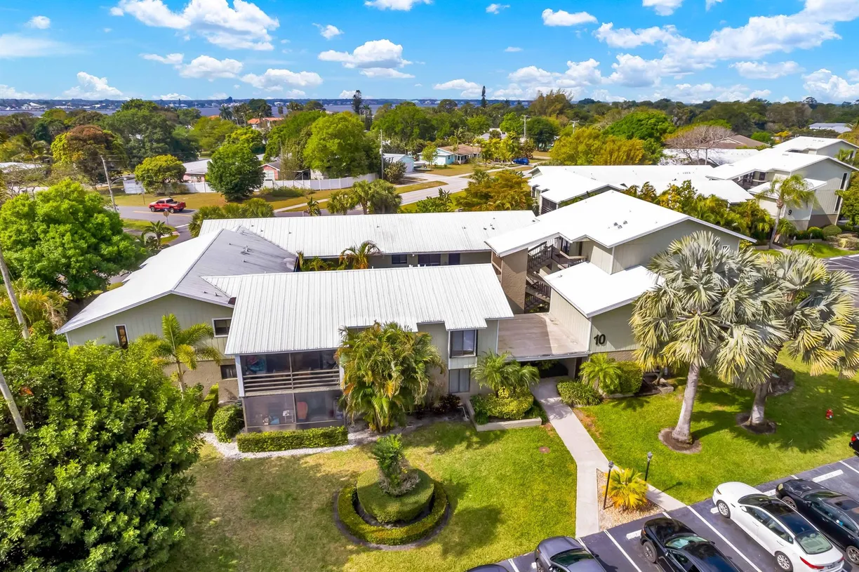 South Florida Real Estate | View 800 NW Fork Road, 10-11 | Listing