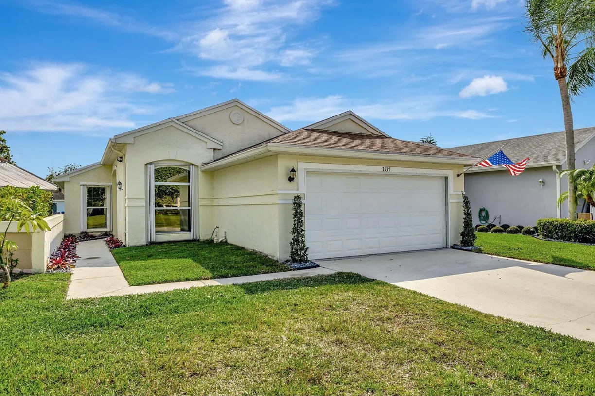 South Florida Real Estate | View 7537 Mansfield Hollow Road | 3 Beds, 2 Baths