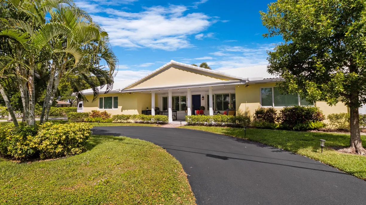 South Florida Real Estate | View 980 NE 27 Avenue | Listing