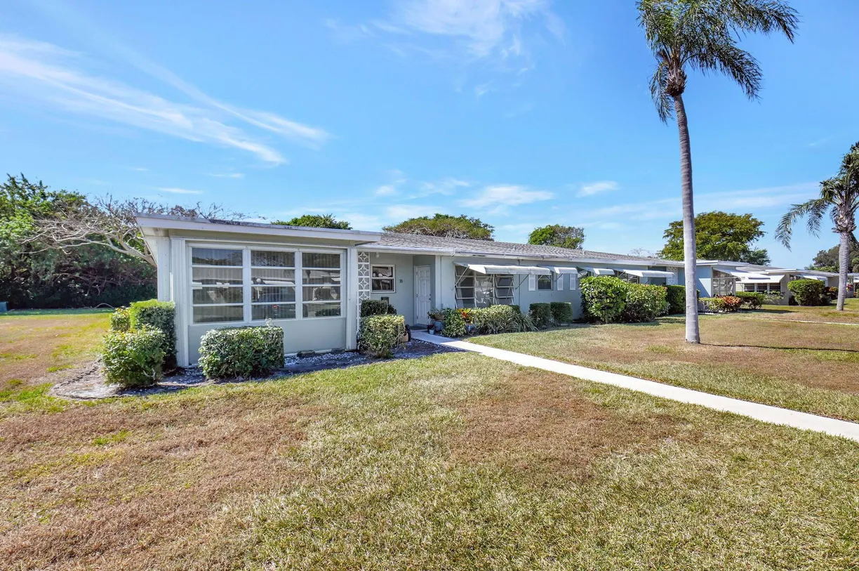 South Florida Real Estate | View 170 High Point Terrace, Apt B | 1 Bed, 1 Bath