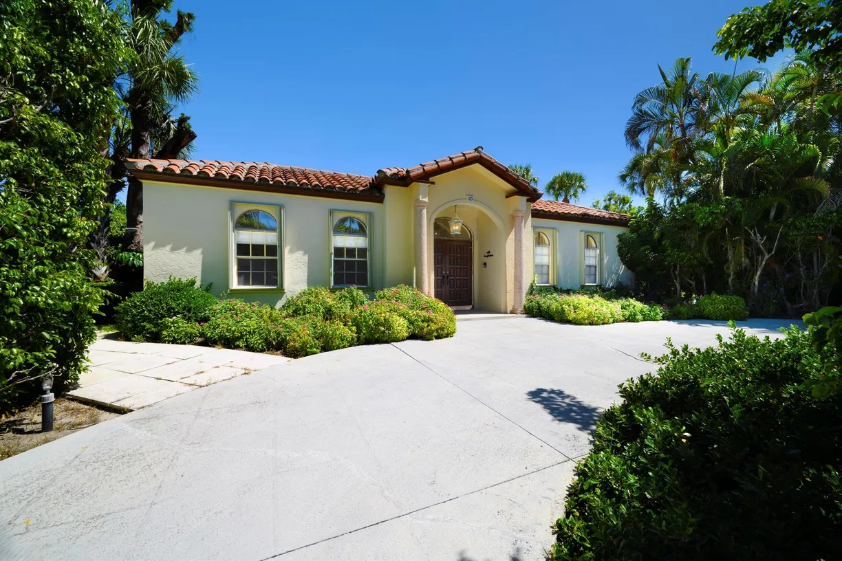 South Florida Real Estate | View 165 Seminole Avenue | Listing