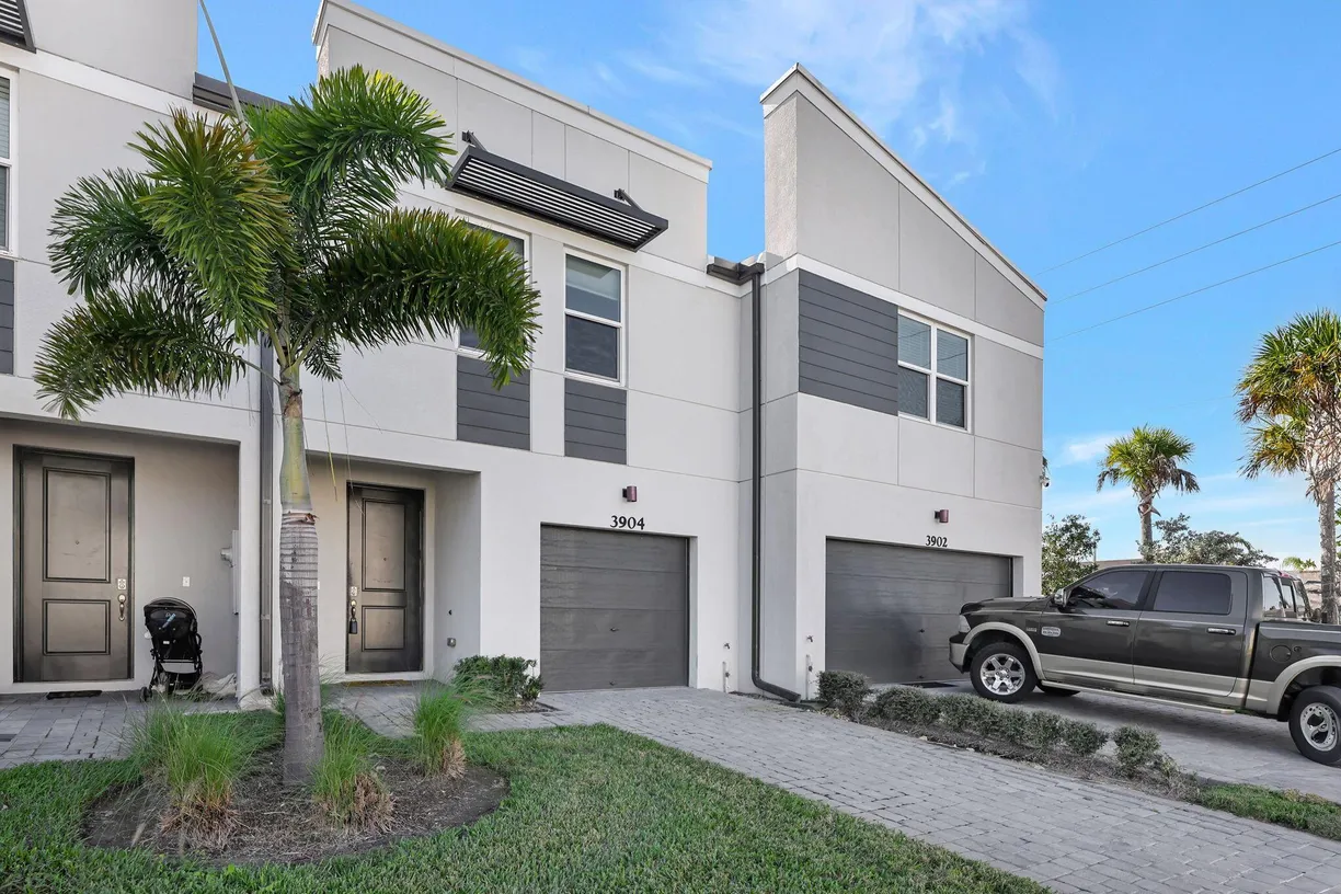 South Florida Real Estate | View 3904 SE 3904 Se Caladium Court | 3 Beds, 2 Baths