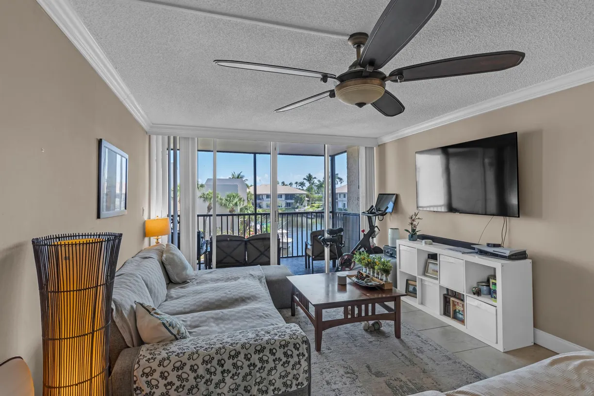 South Florida Real Estate | View 6 Royal Palm Way, 307 | Listing