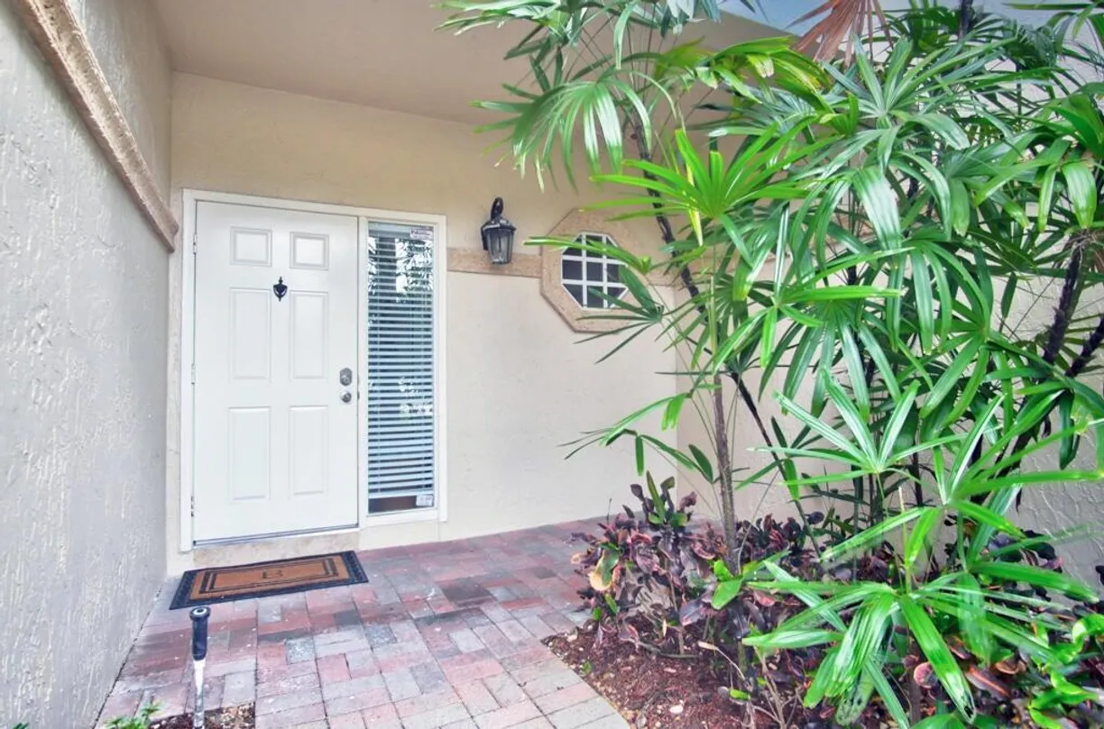 South Florida Real Estate | View 6744 Via Regina | Listing