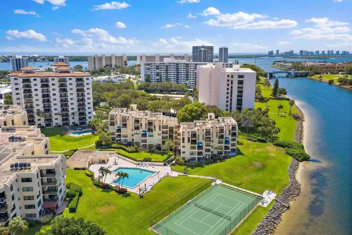South Florida Real Estate | View 364 Golfview 307 Road, 307 | Listing