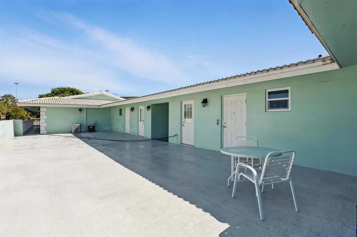 South Florida Real Estate | View 322 N Federal Highway, 240 | 1 Bed, 1 Bath