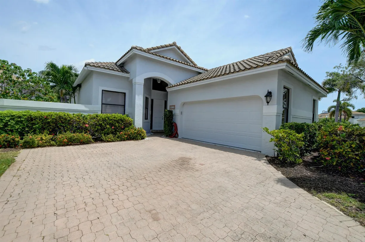 South Florida Real Estate | View 5213 Via De Amalfi Drive | Listing