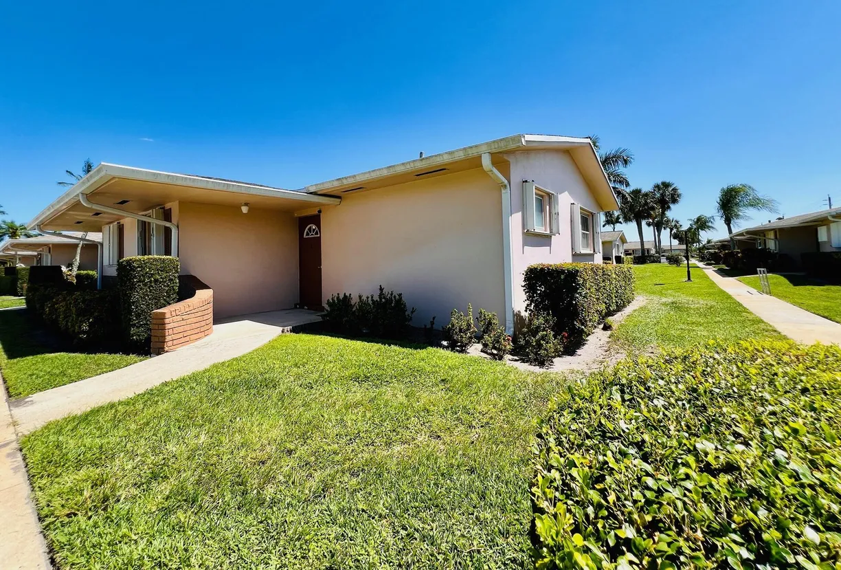 South Florida Real Estate | View 2545 Dudley Drive, L | 1 Bed, 1 Bath