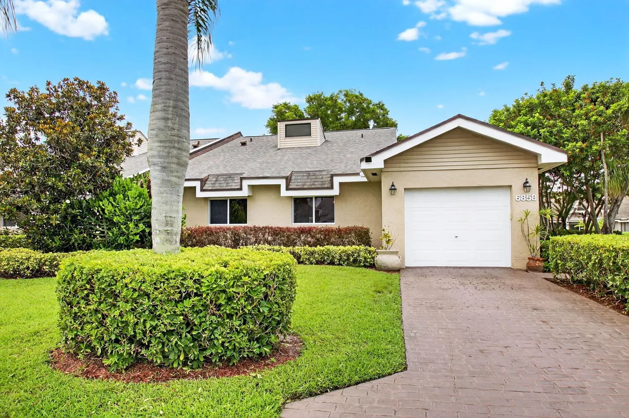 6858 Fountains Circle, Lake Worth, FL 33467 Property for sale