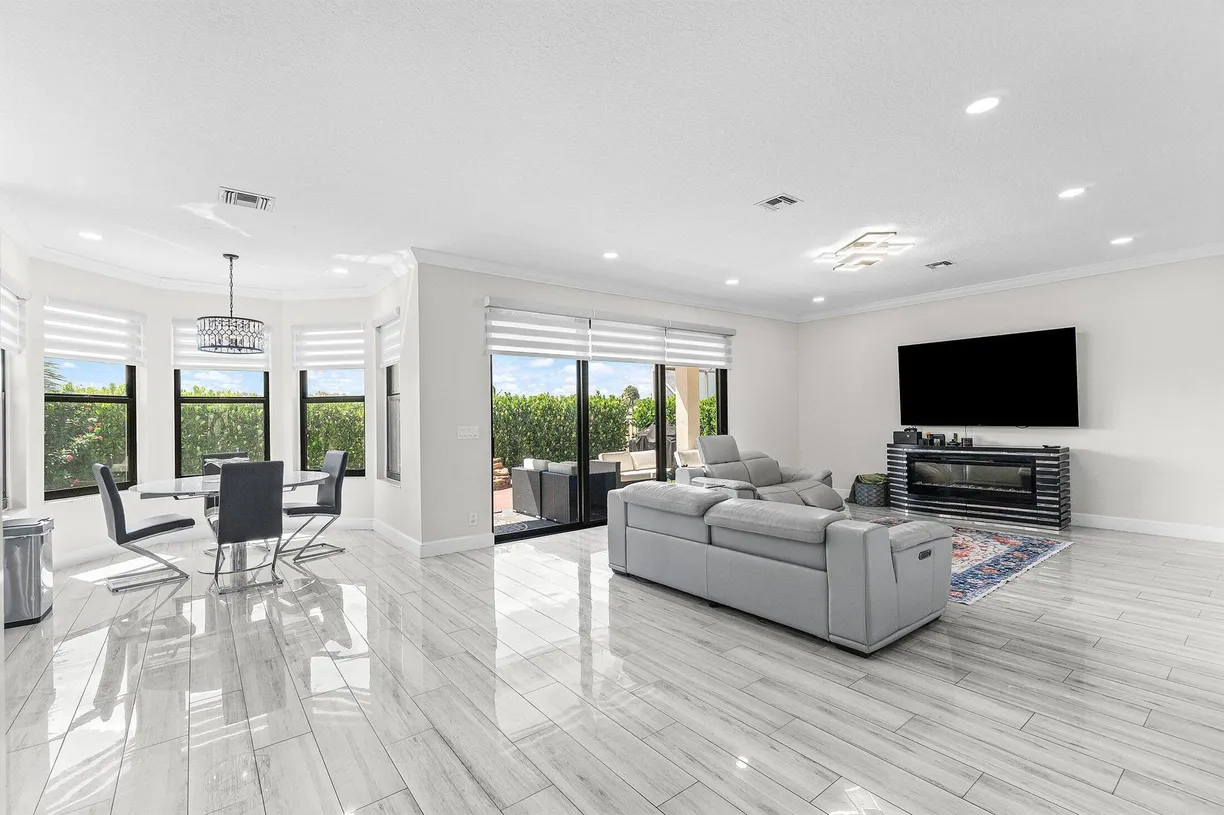 1115 Avondale Court West Palm Beach FL 33409 Property for sale