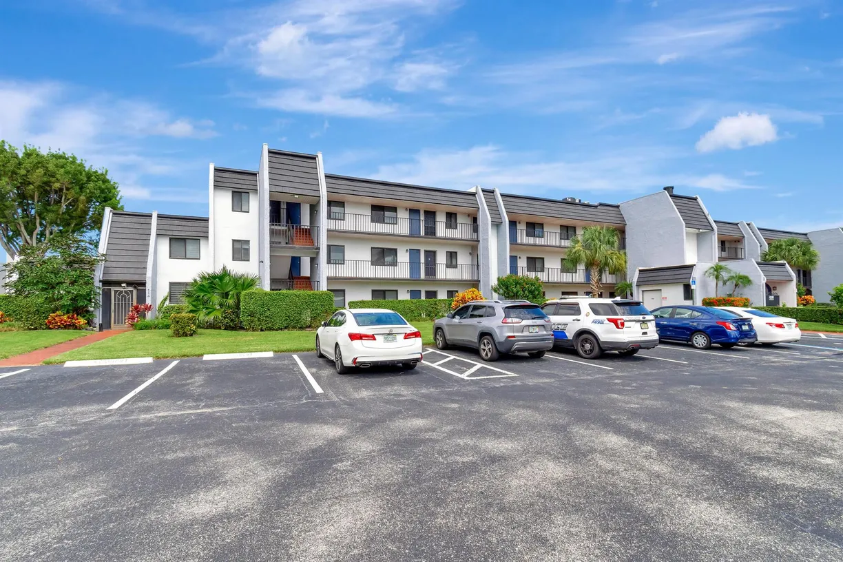 4248 Deste Court #202, Lake Worth, FL 33467 Property for sale