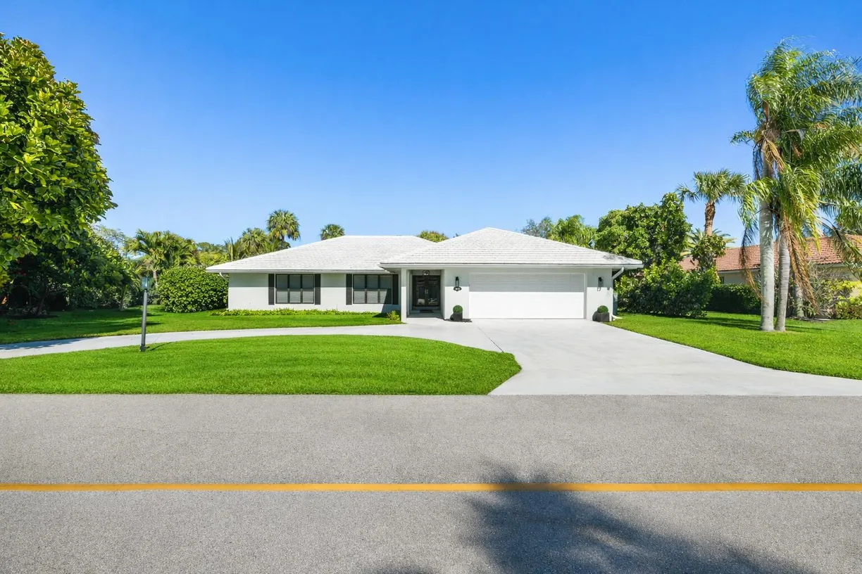 2831 SE Fairway W, Stuart, FL 34997 Property for sale