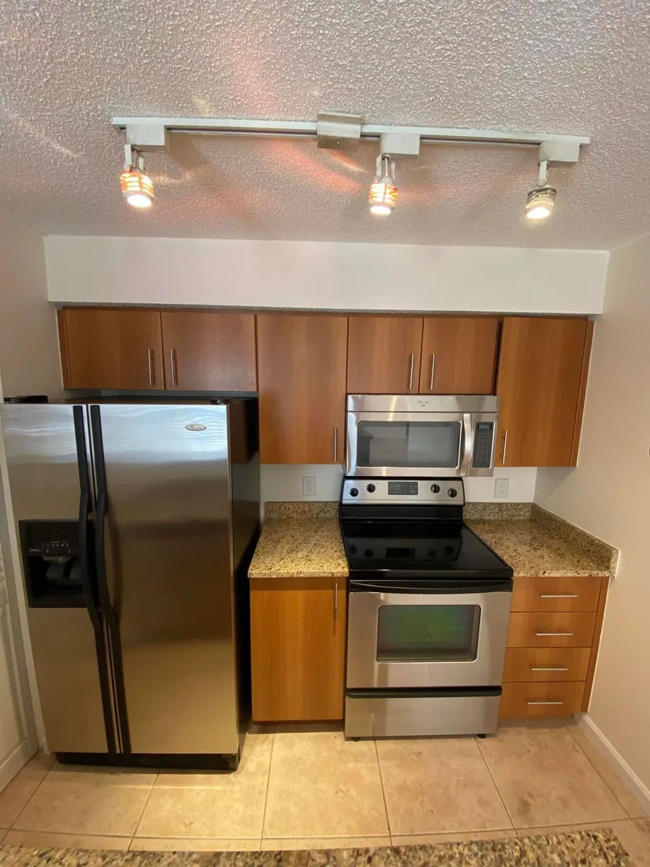 South Florida Real Estate | View 1215 Crystal Way, C | 1 Bed, 1 Bath