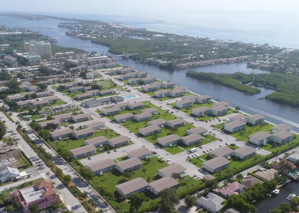 South Florida Real Estate | View 480 Horizons W, 103 | 1 Bed, 1 Bath