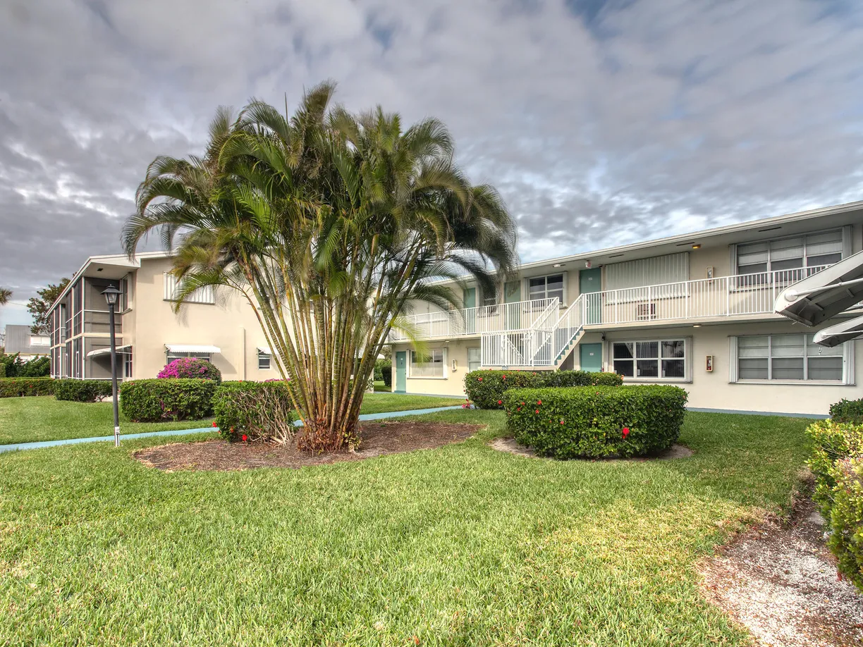 South Florida Real Estate | View 680 Horizons W, 103 | 1 Bed, 1 Bath