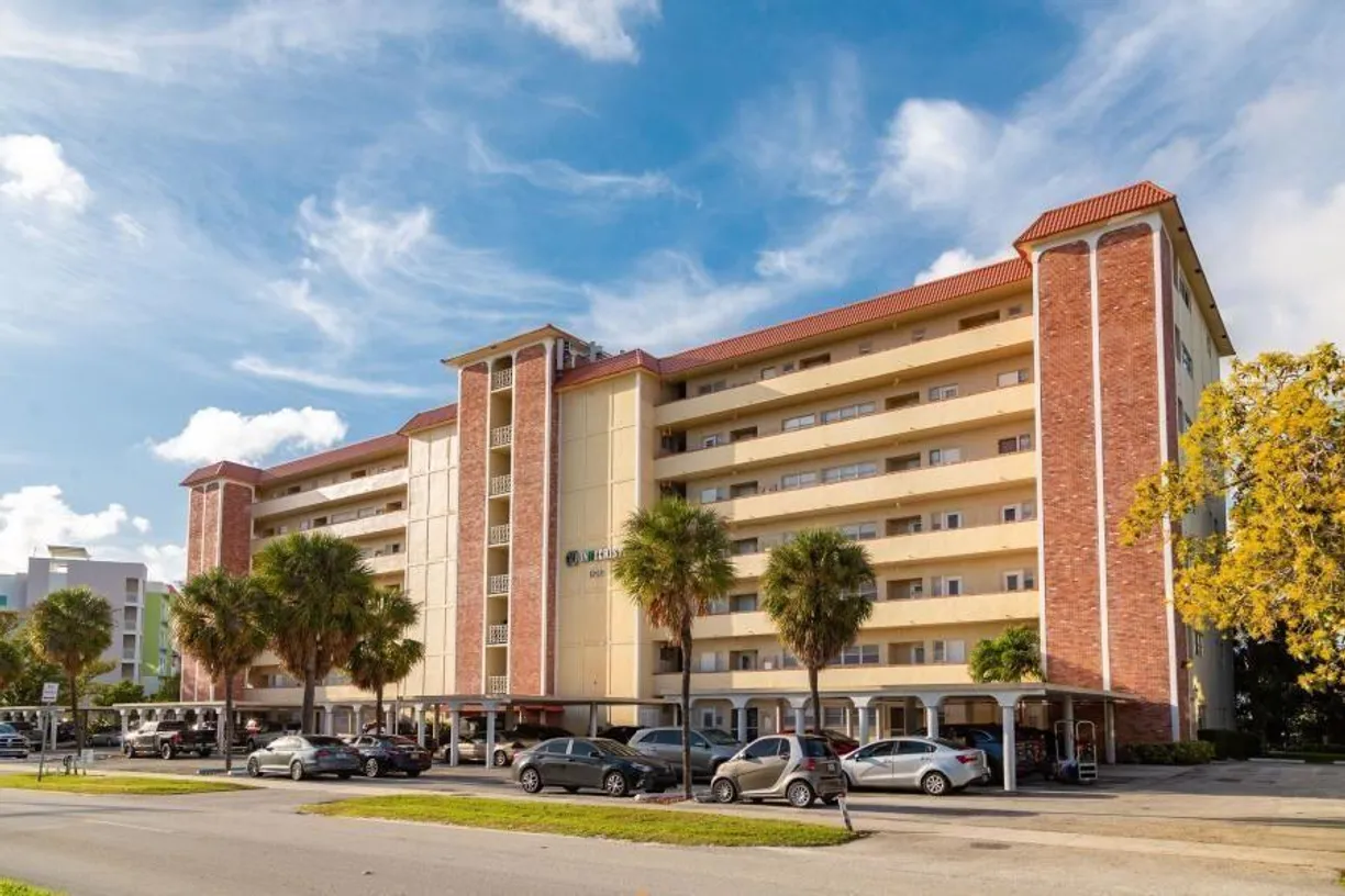 South Florida Real Estate | View 1101 Crystal Lake Dr, 608 | 2 Beds, 2 Baths