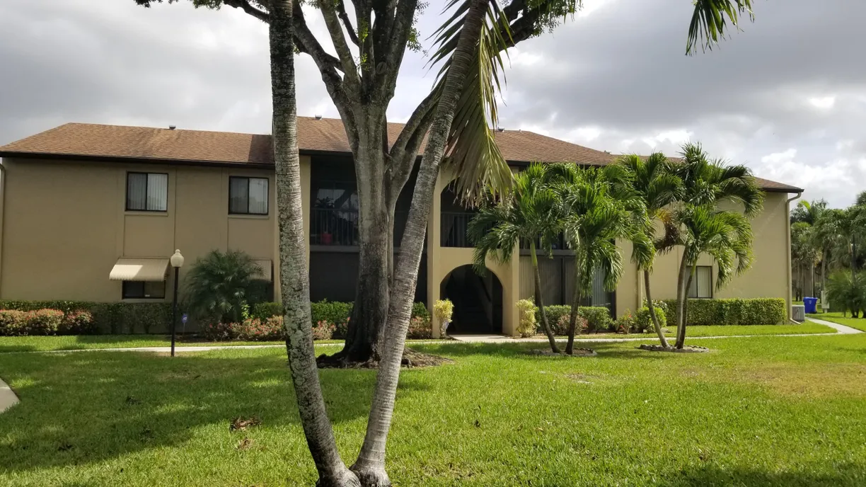 South Florida Real Estate | View 512 Shady Pine Way, B1 | 2 Beds, 2 Baths