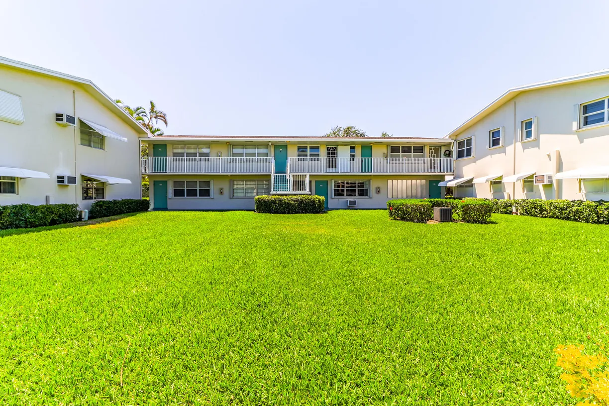 South Florida Real Estate | View 880 Horizons W, 106 | 1 Bed, 1 Bath