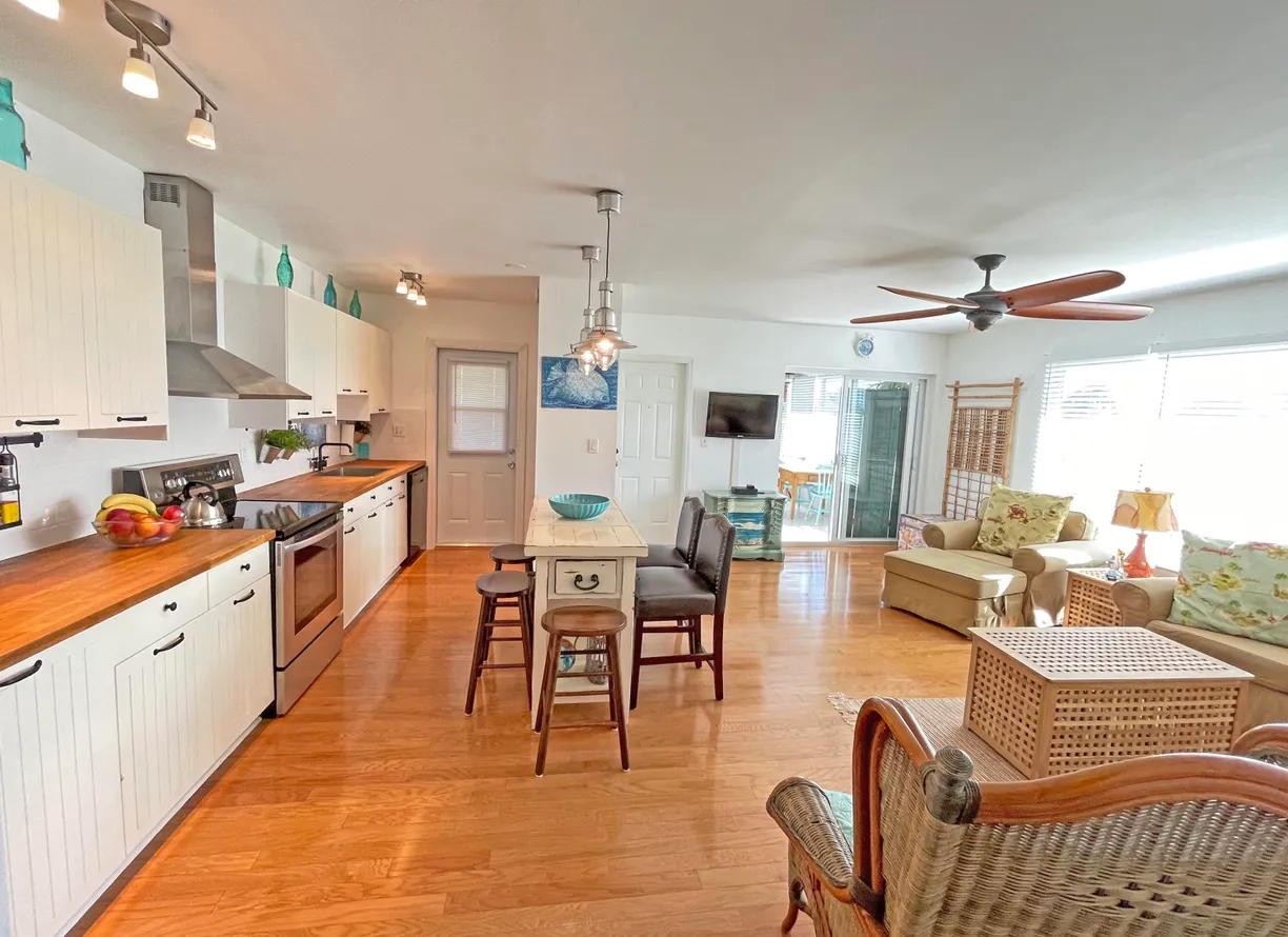South Florida Real Estate | View 100 South Boulevard, 2-A | 2 Beds, 2 Baths