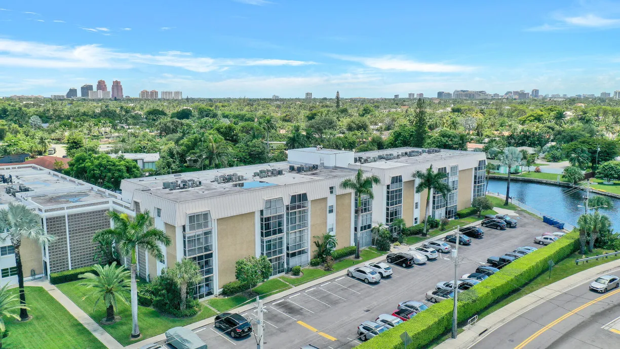 South Florida Real Estate | View 2970 NE 16th Avenue, 208 | 1 Bed, 1 Bath