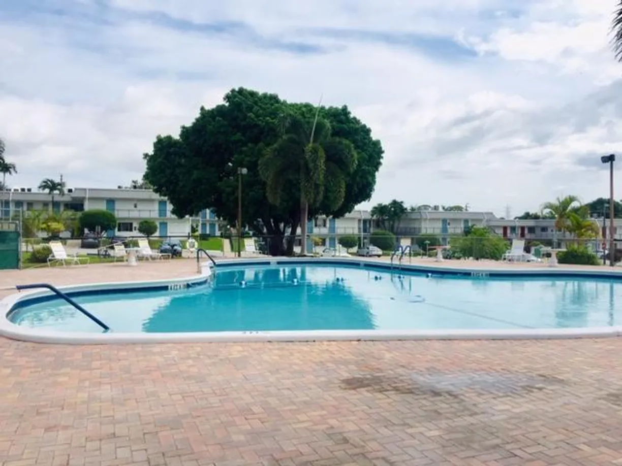 South Florida Real Estate | View 2880 Lake Osborne Drive, 209 | 1 Bed, 1 Bath