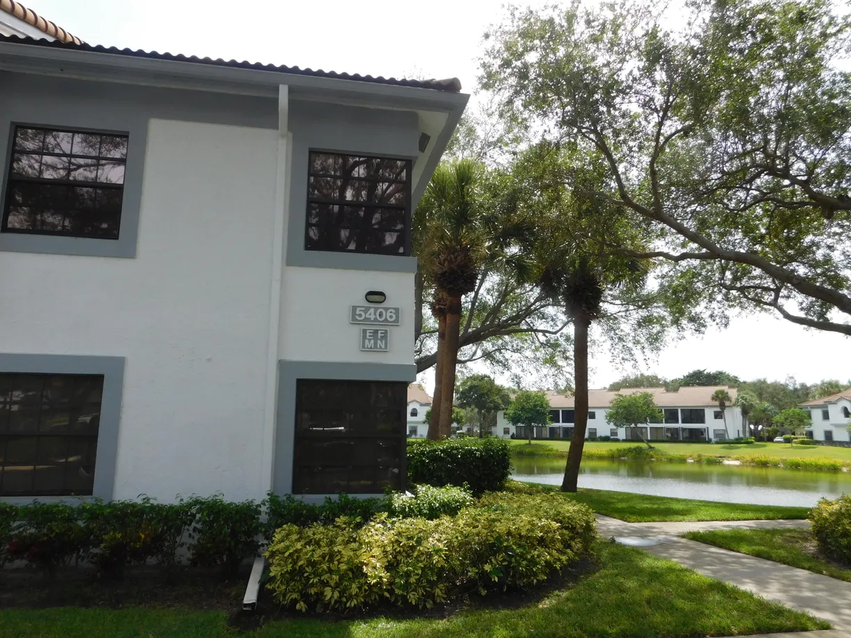 South Florida Real Estate | View 5406 Firenze Drive, M | 3 Beds, 2 Baths