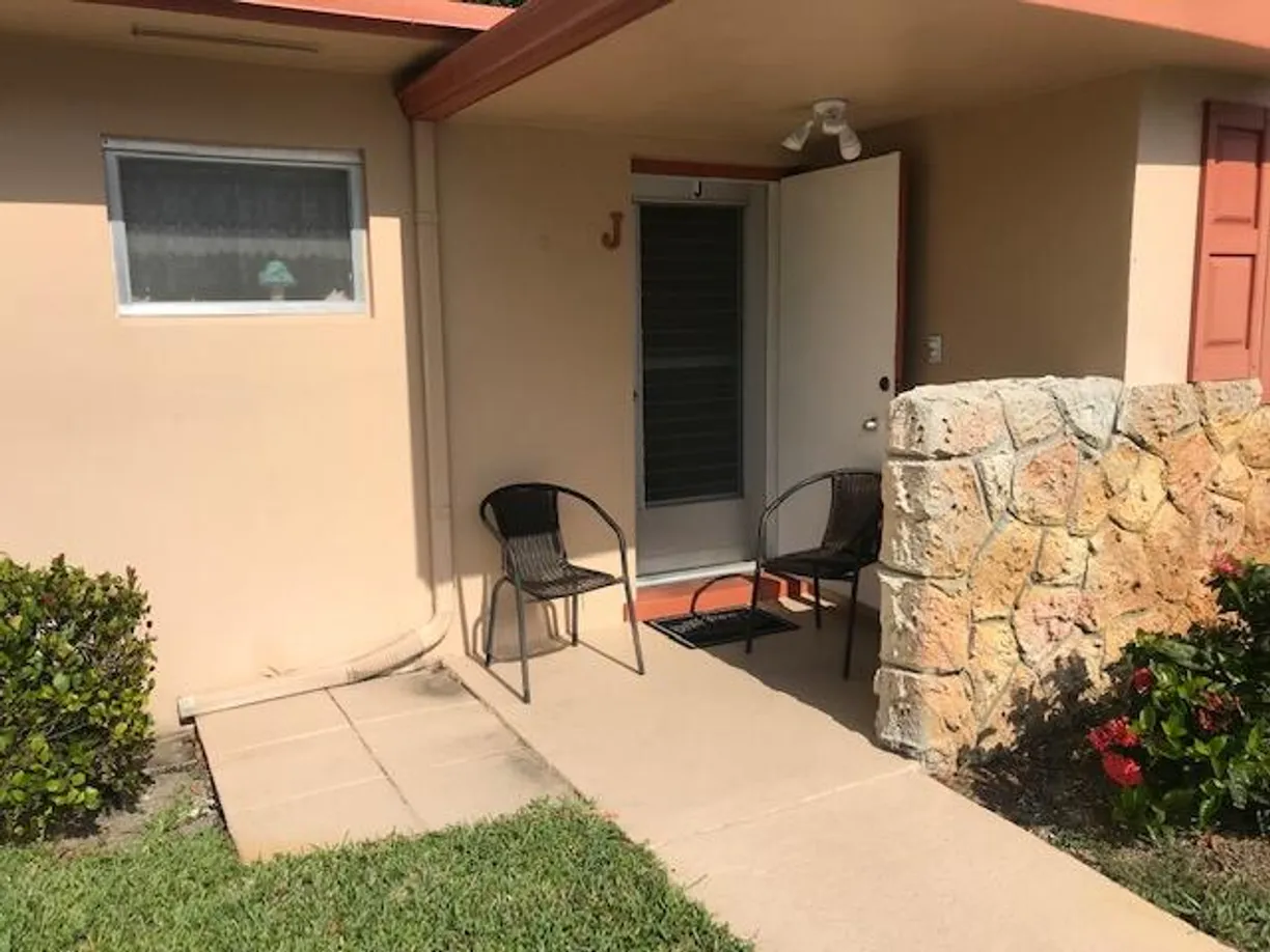 South Florida Real Estate | View 2971 Crosley Drive, J | 1 Bed, 1 Bath