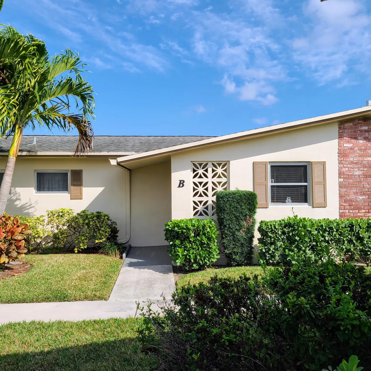 South Florida Real Estate | View 2580 Emory Drive, B | 1 Bed, 1 Bath