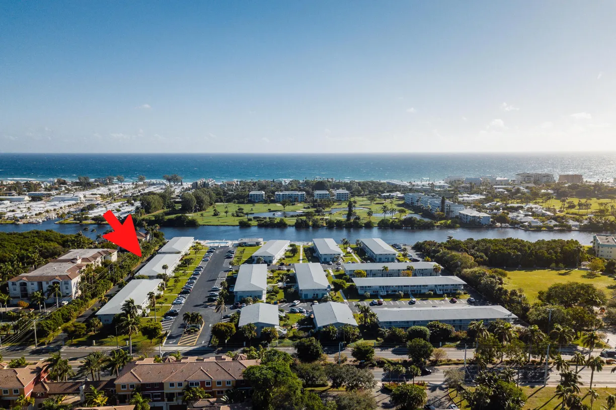 South Florida Real Estate | View 2430 S Federal Highway, 16 | 1 Bed, 1 Bath