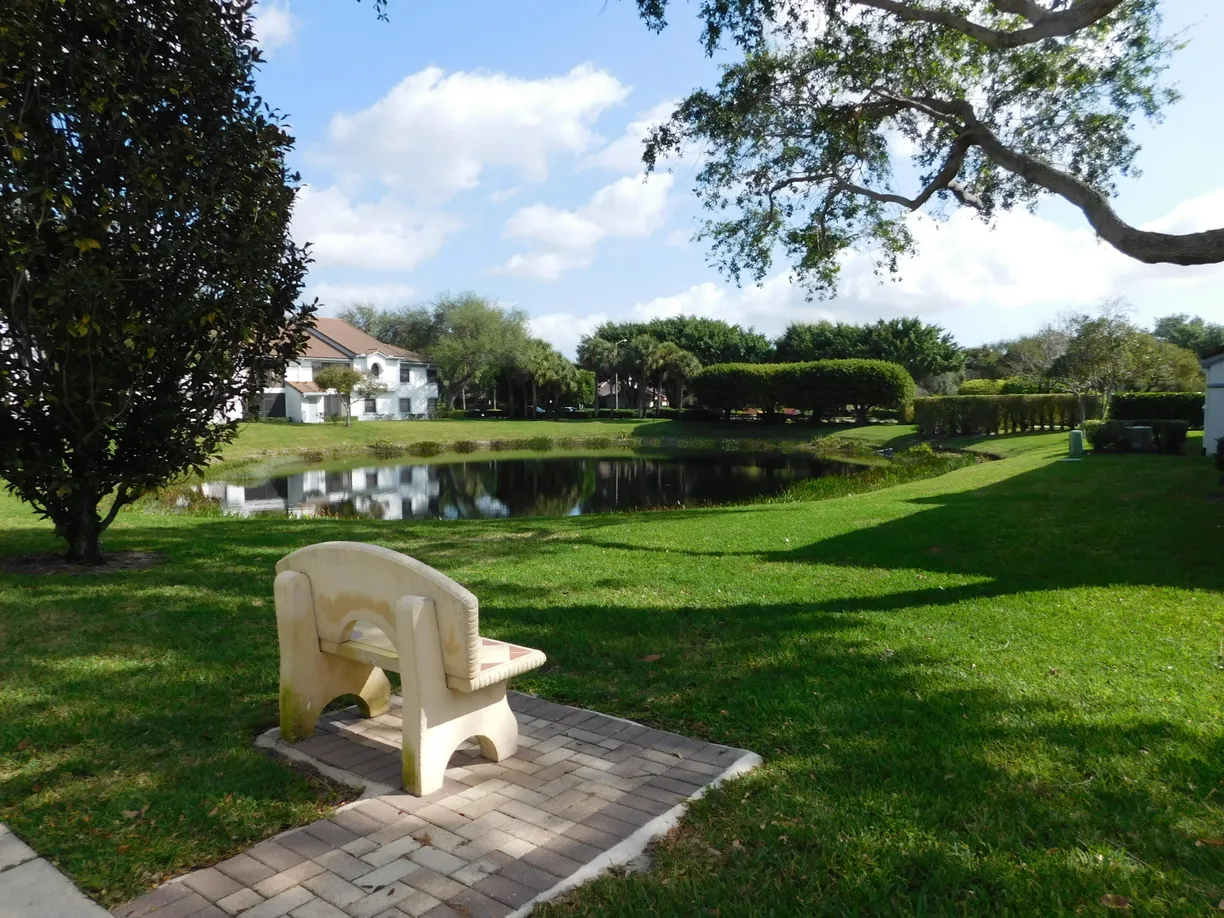 South Florida Real Estate | View 5415 Verona Drive, G | 2 Beds, 2 Baths