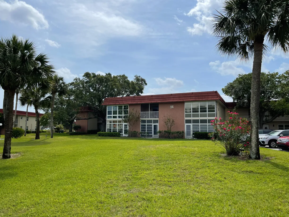 South Florida Real Estate | View 94 Spring Lake Drive, 104 | 1 Bed, 1 Bath