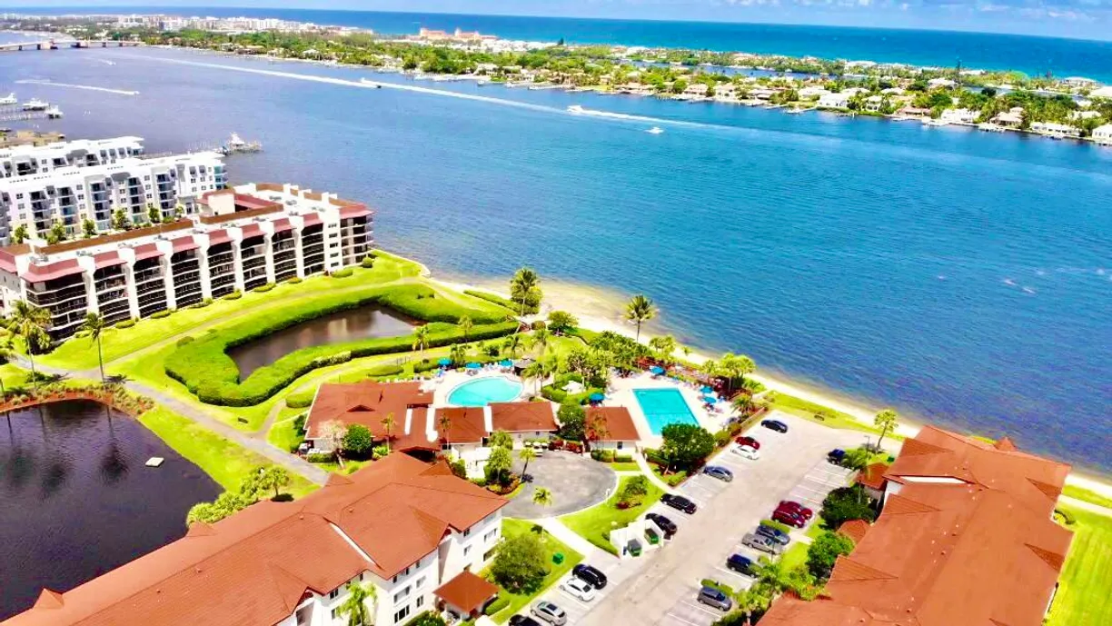 South Florida Real Estate | View 110 Half Moon Circle, D2 | 2 Beds, 2 Baths