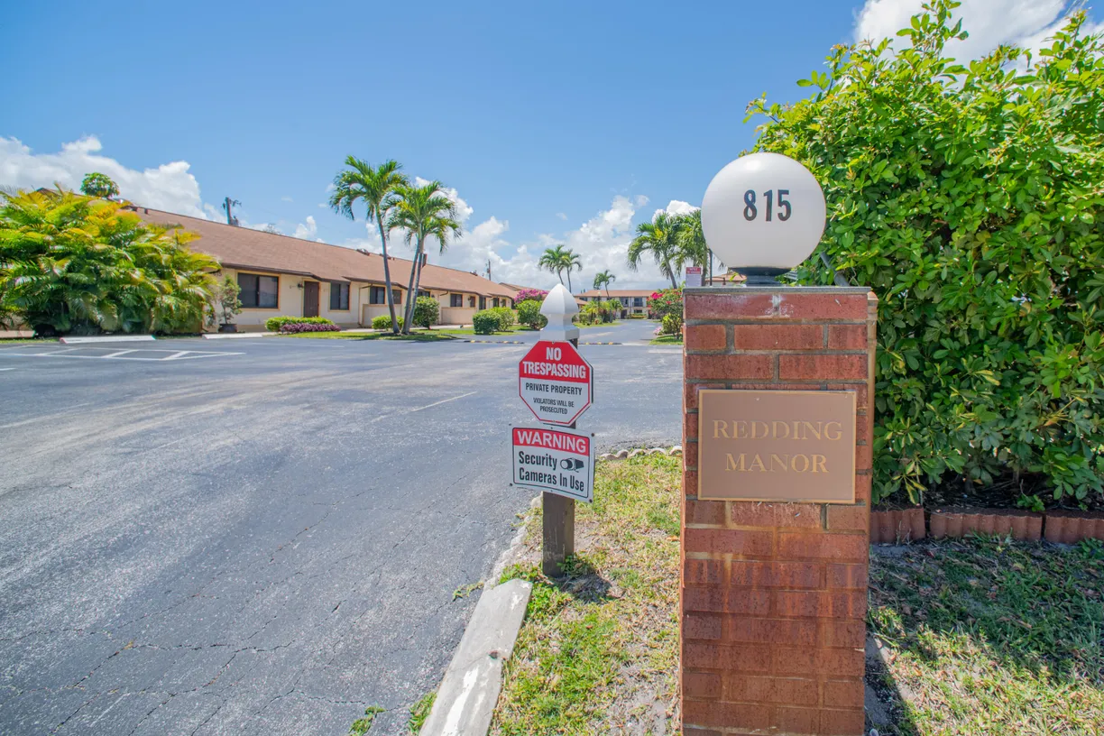 South Florida Real Estate | View 815 Andrew Redding Road, 405 | 2 Beds, 1 Bath