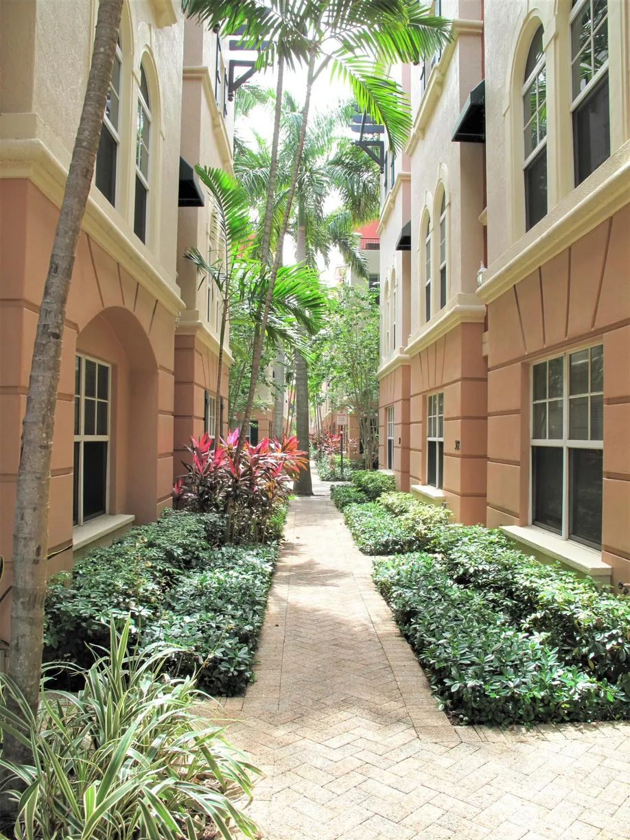 South Florida Real Estate | View 1033 NE 17th Way, 102 | 3 Beds, 3 Baths