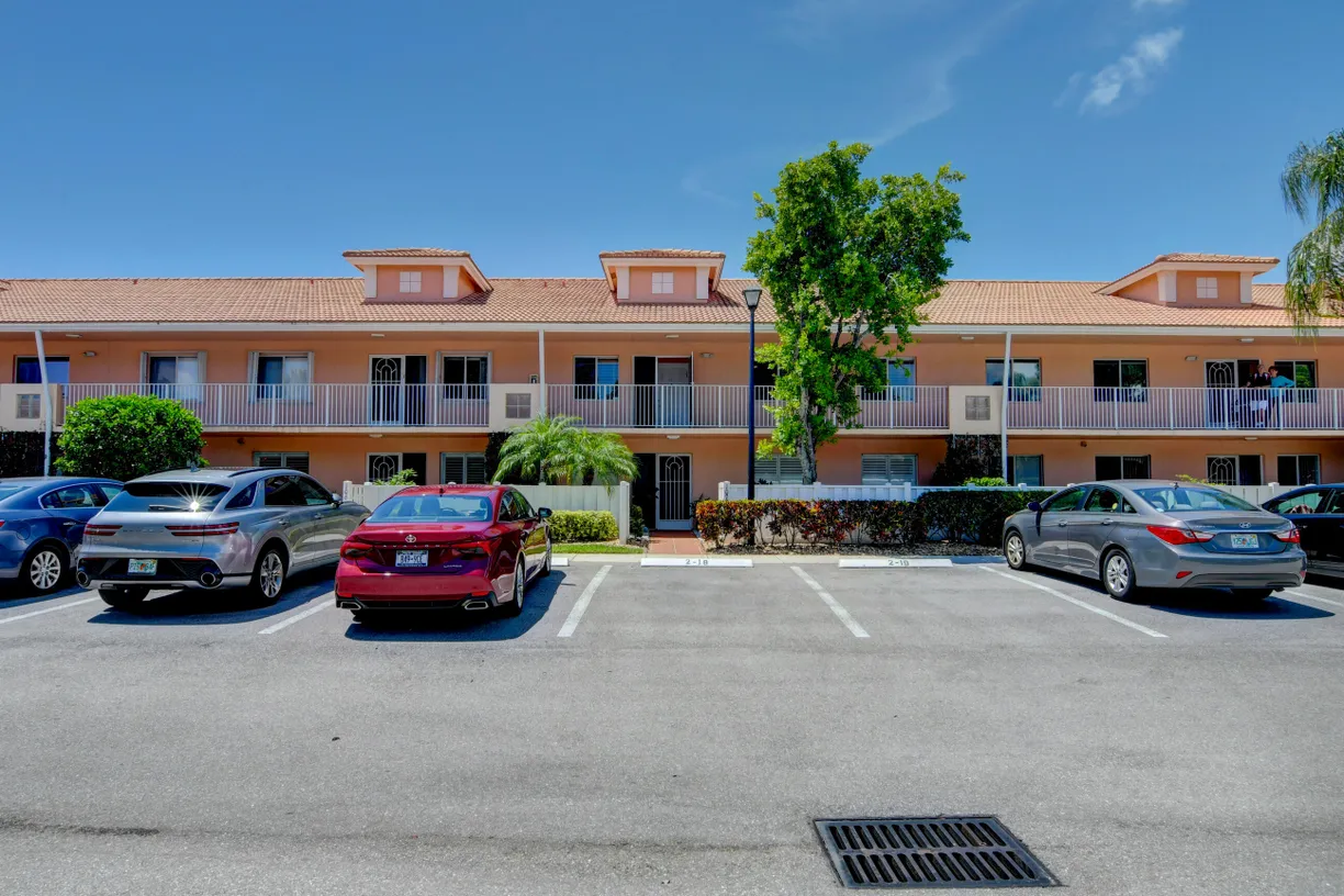 South Florida Real Estate | View 5914 Regal Glen Drive, 207 | 3 Beds, 2 Baths