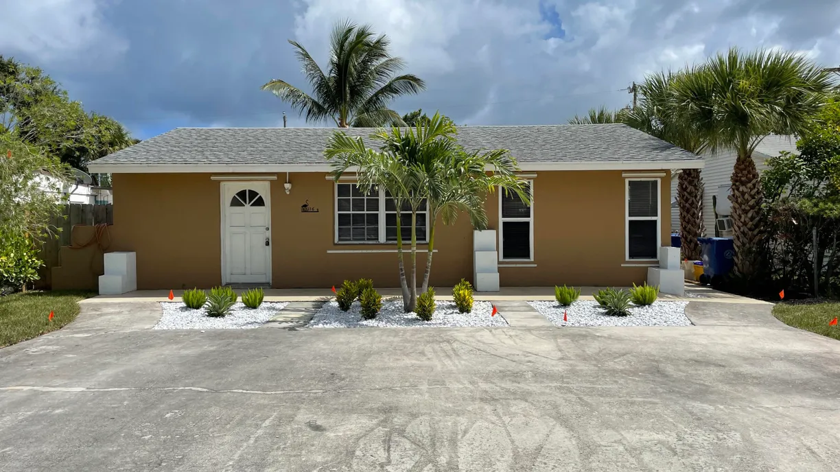 South Florida Real Estate | View 116 E Central Boulevard | 3 Beds, 1 Bath