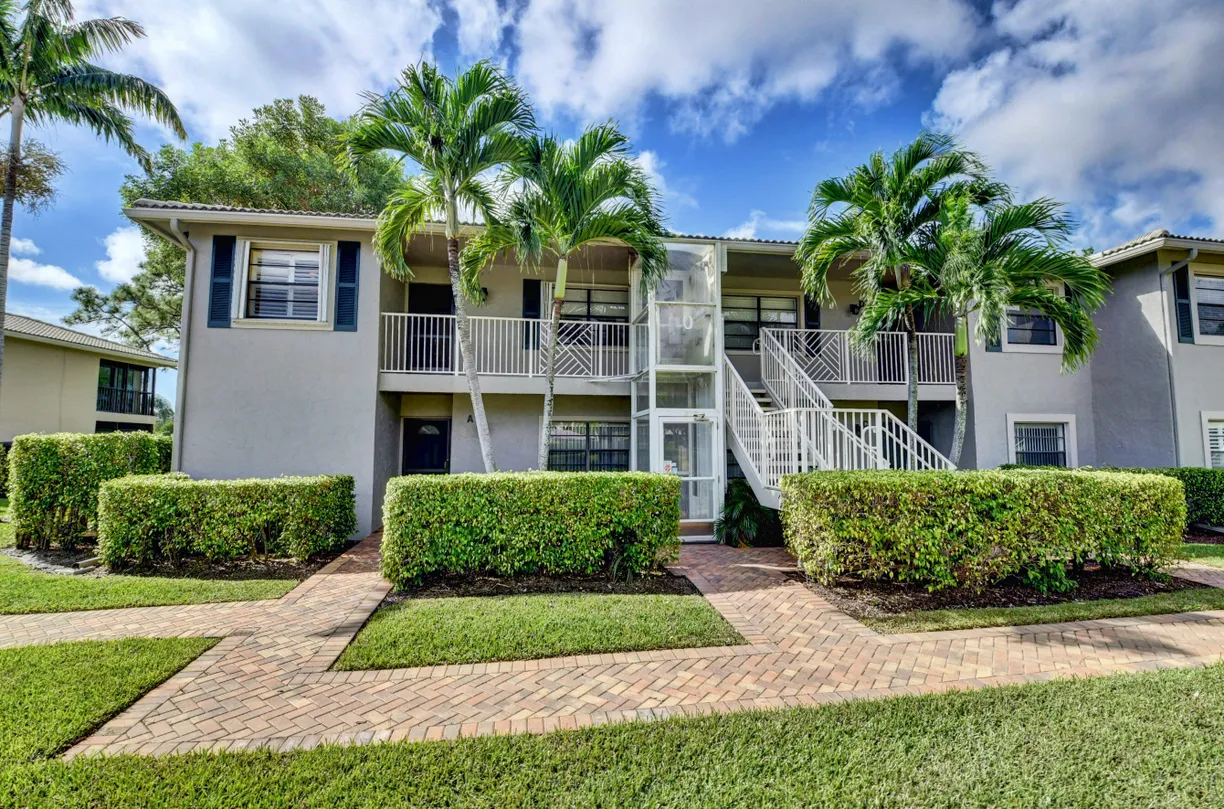South Florida Real Estate | View 10 Stratford Drive, B | 2 Beds, 2 Baths