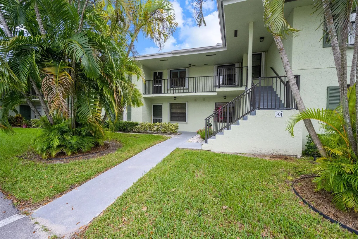 South Florida Real Estate | View 701 Sabal Ridge Circle, G | 2 Beds, 2 Baths