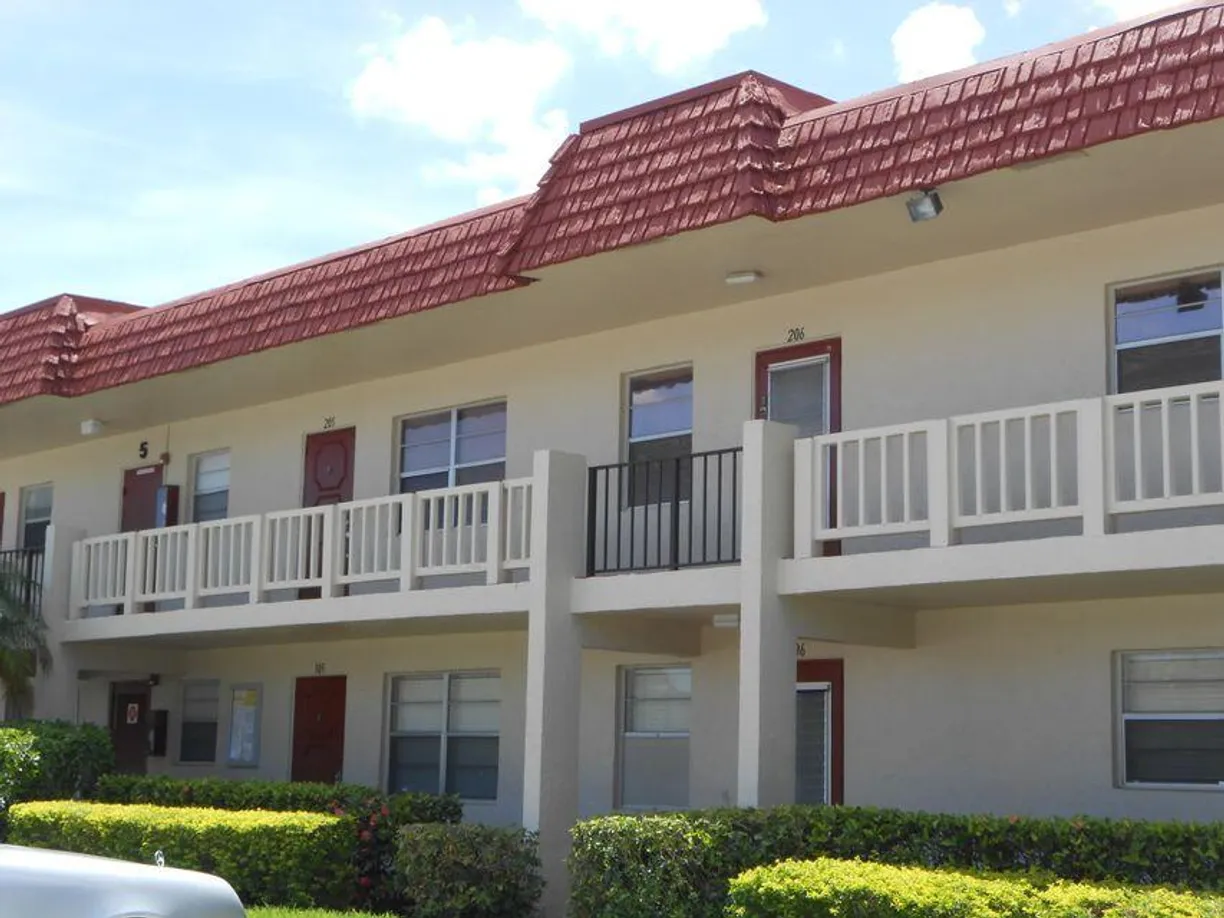 South Florida Real Estate | View 6 Abbey Lane, 106 | 2 Beds, 2 Baths