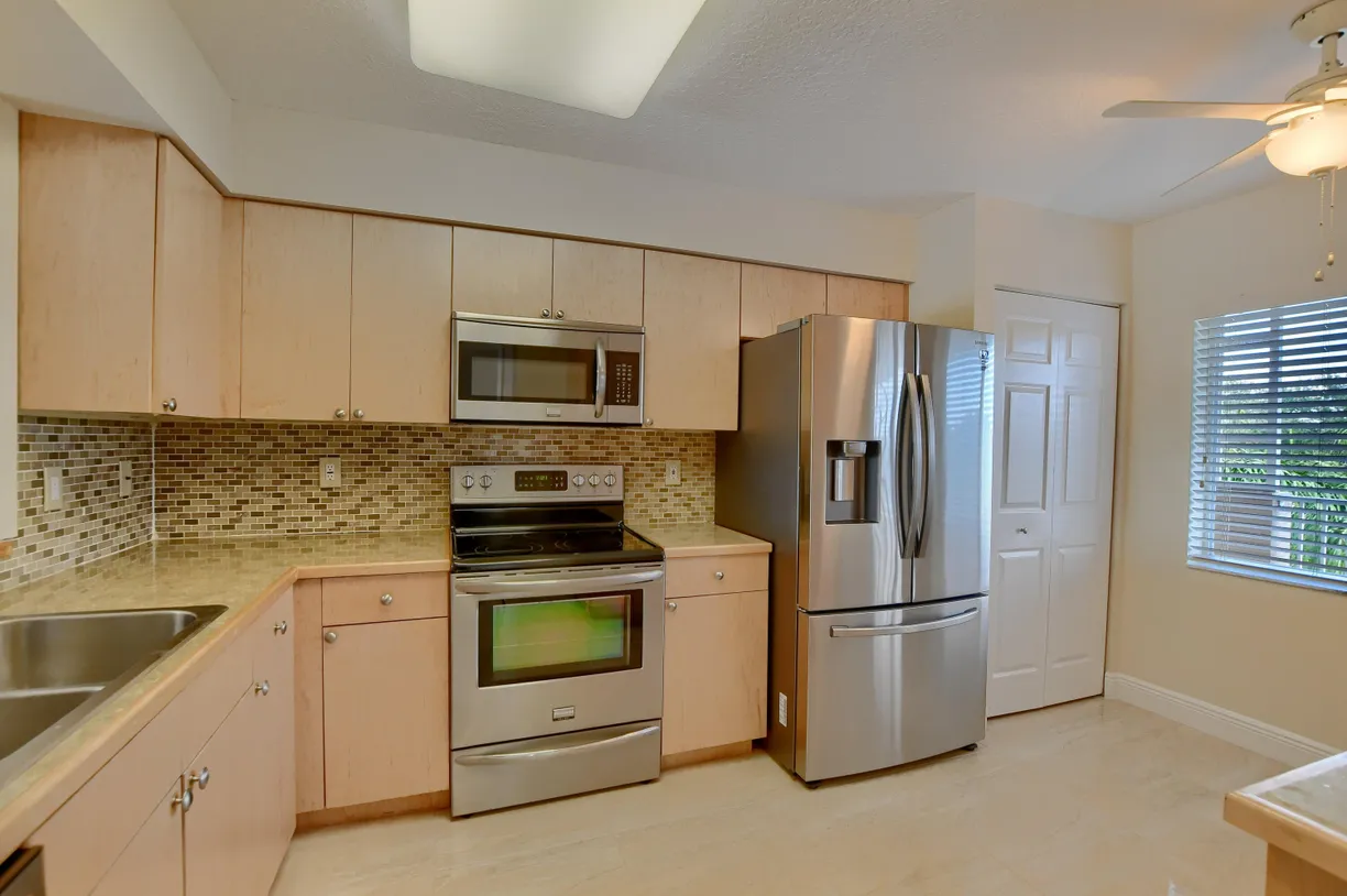 South Florida Real Estate | View 5810 Crystal Shores Drive, 406 | 2 Beds, 2 Baths