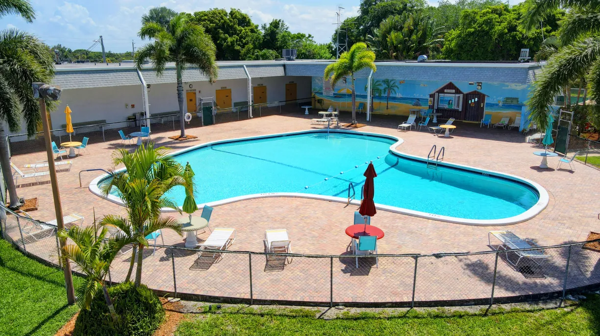 South Florida Real Estate | View 3320 Lake Osborne Drive, 210 | 1 Bed, 1 Bath