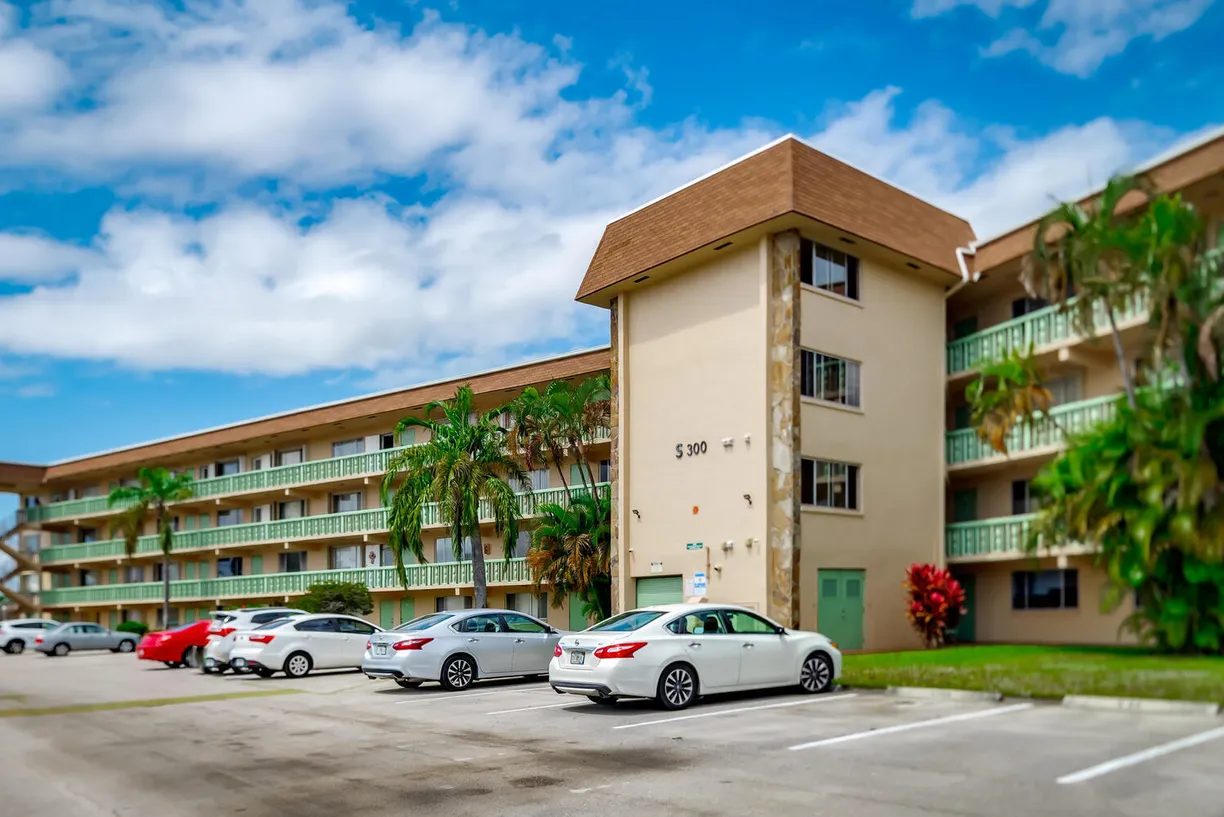 South Florida Real Estate | View 300 Village Green Circle, 414 | 2 Beds, 1 Bath