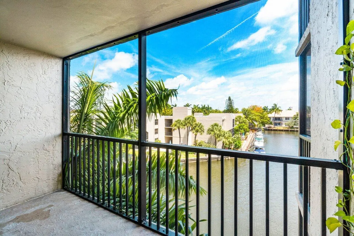 South Florida Real Estate | View 6 Royal Palm Way, 408 | 2 Beds, 2 Baths
