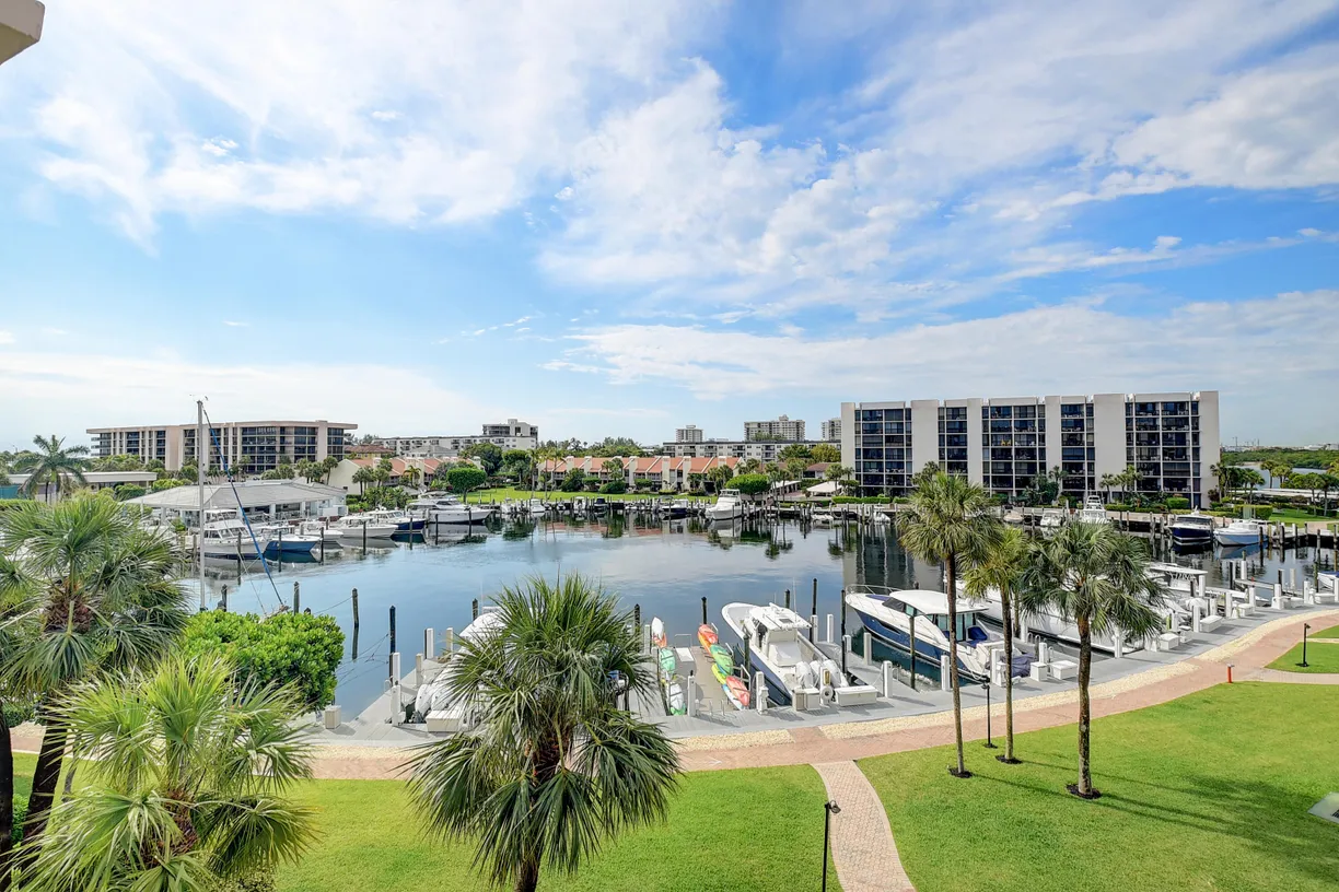South Florida Real Estate | View 2707 N Ocean Boulevard, D401 | 2 Beds, 2 Baths